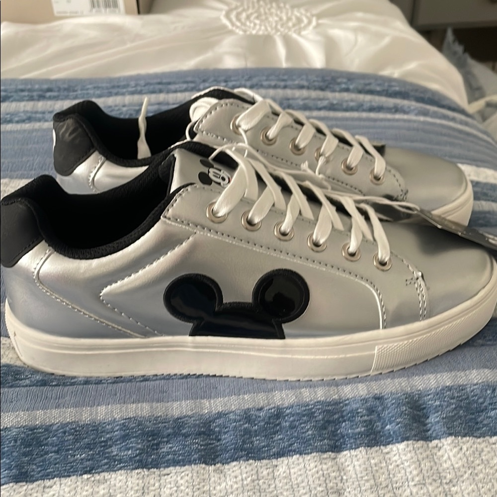 Disney Silver & Black Kids Mickey Accent Sneakers